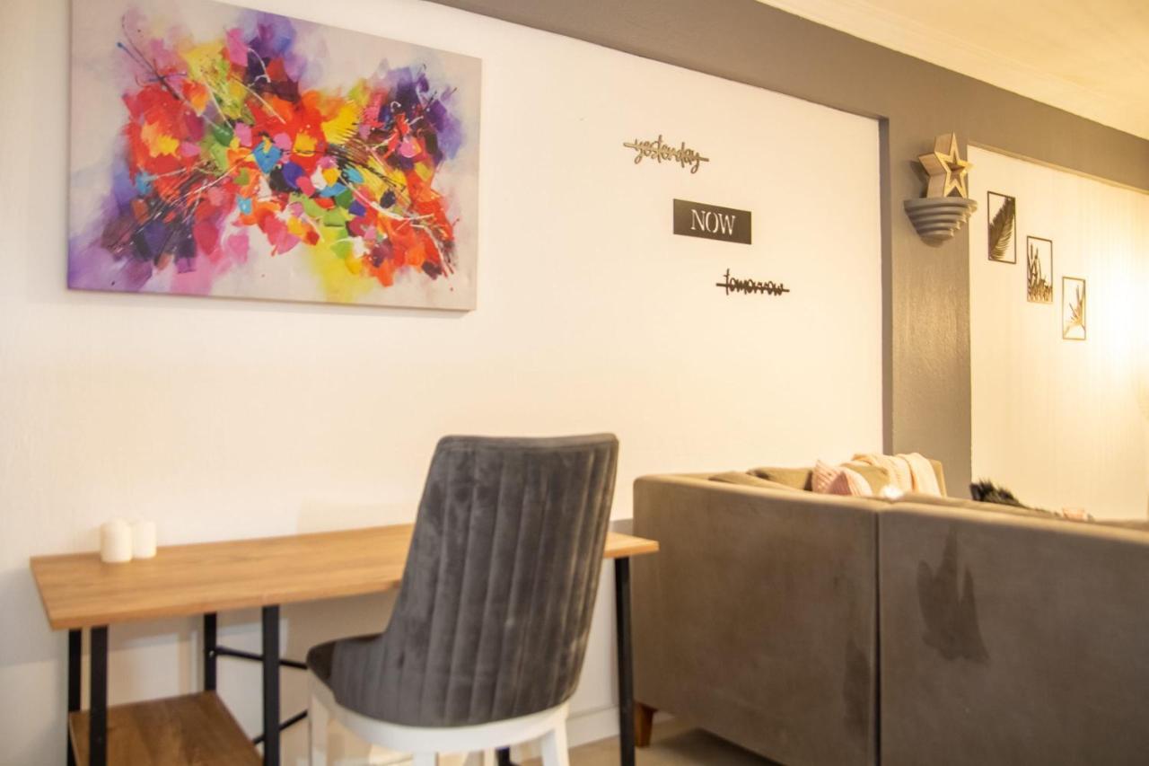 איזמיר Amazing Flat Near The Coast With A Delightful Shared Terrace Close To Public Transportation In Karsiyaka מראה חיצוני תמונה