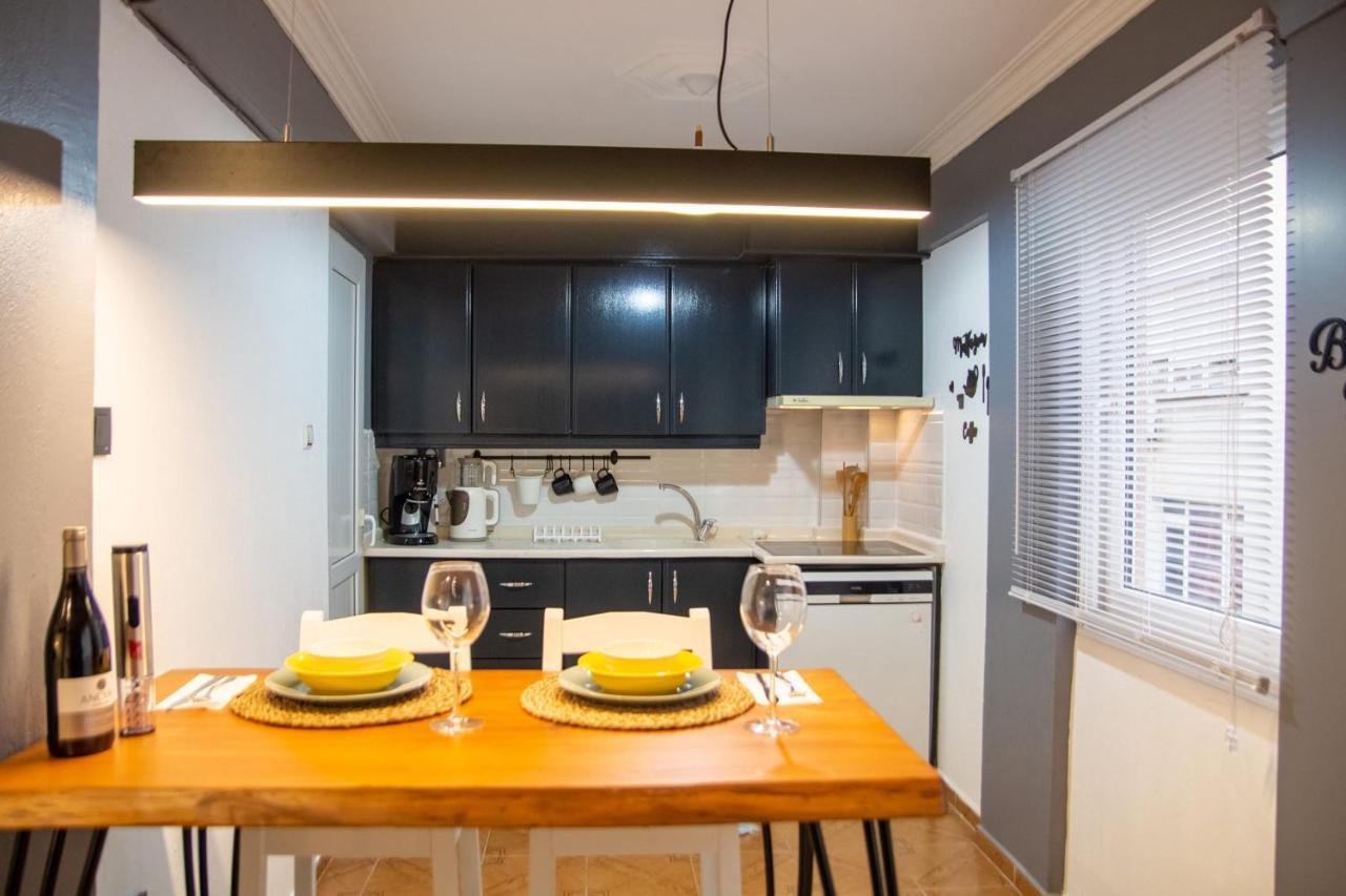 איזמיר Amazing Flat Near The Coast With A Delightful Shared Terrace Close To Public Transportation In Karsiyaka מראה חיצוני תמונה